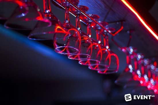 17 Refreshing Event Bars and Drink Service Areas