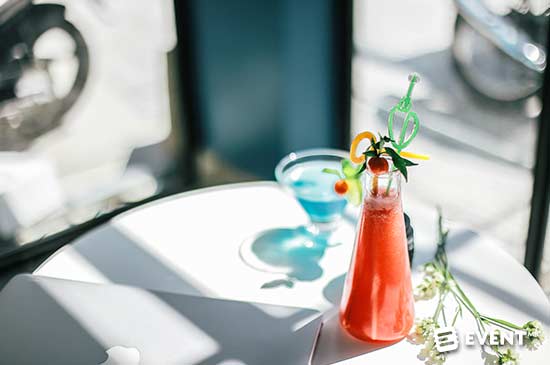 17 More Stylish Event Bars